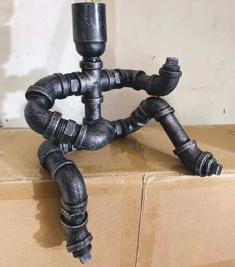 Robot Table Lamp Creative Iron Pipe Industrial Retro Style Coffee Bar Desk Plumbing Robot Table Lamp