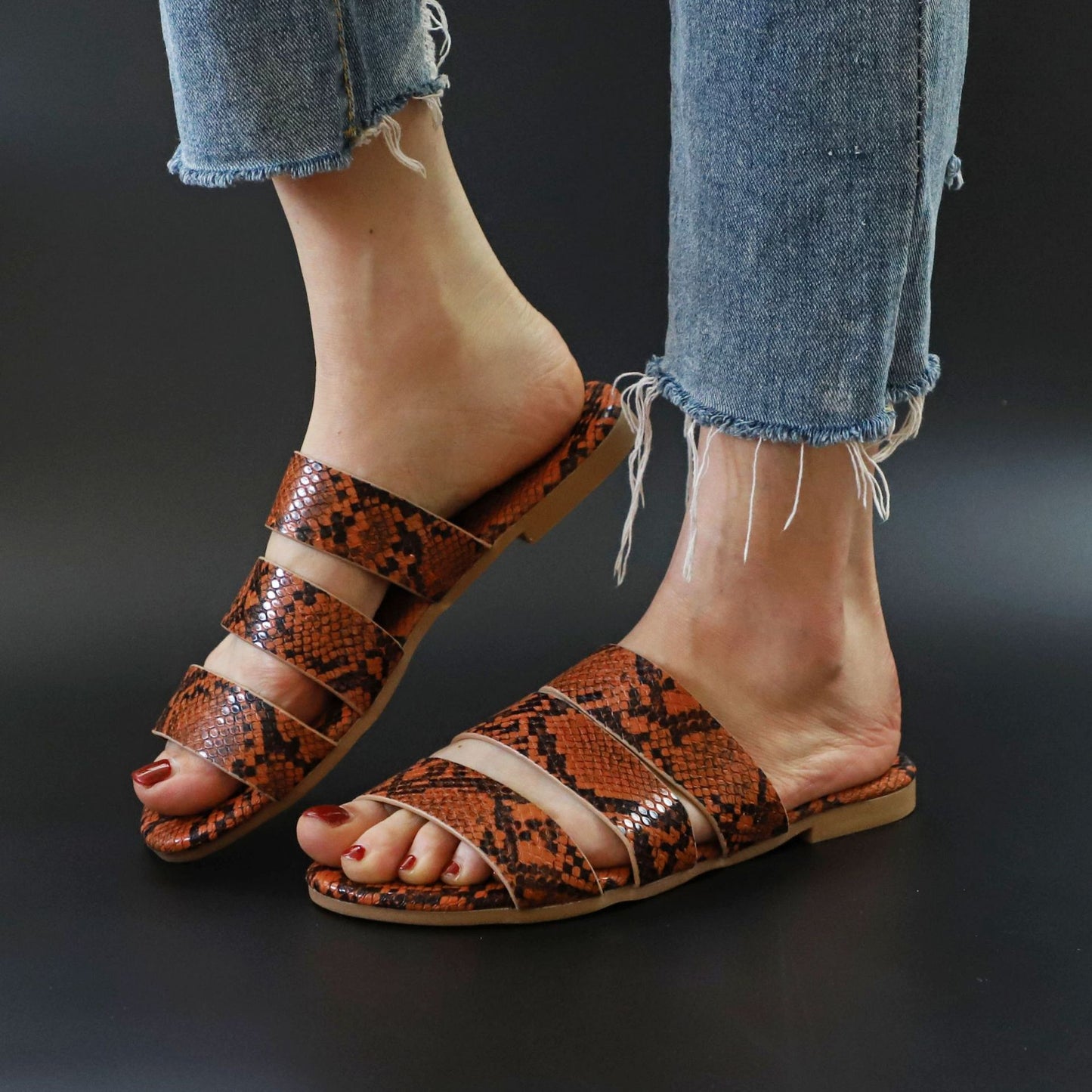 Flat slippers snakeskin slippers