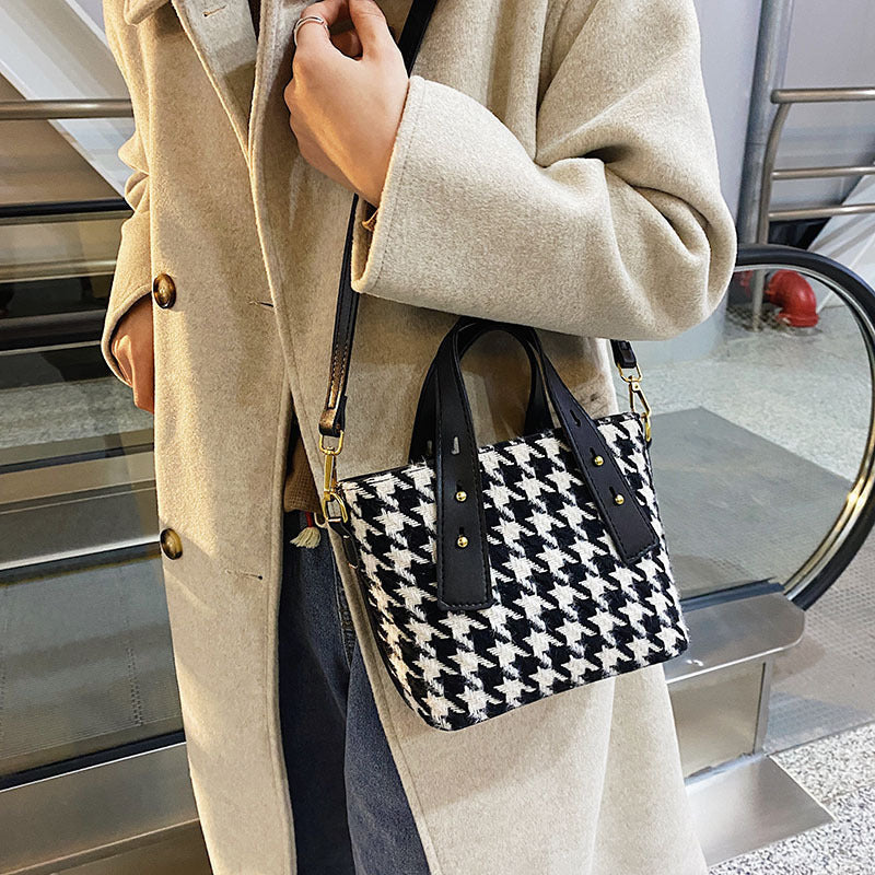 Retro Women's New Western Style Messenger Bag Houndstooth