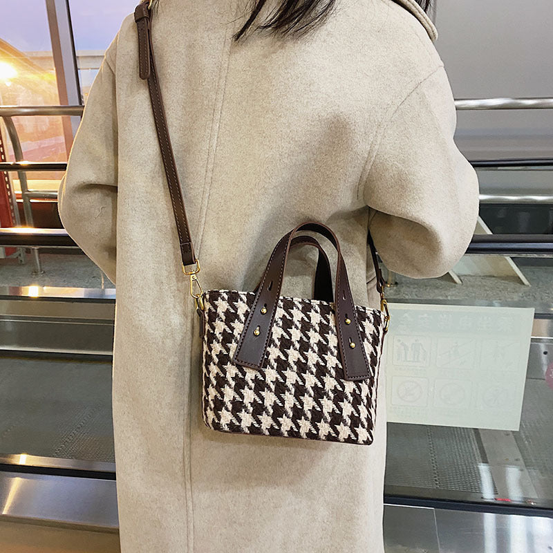 Retro Women's New Western Style Messenger Bag Houndstooth