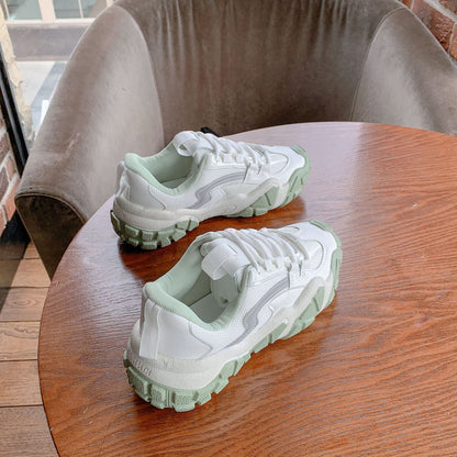 Women's casual sports shoes