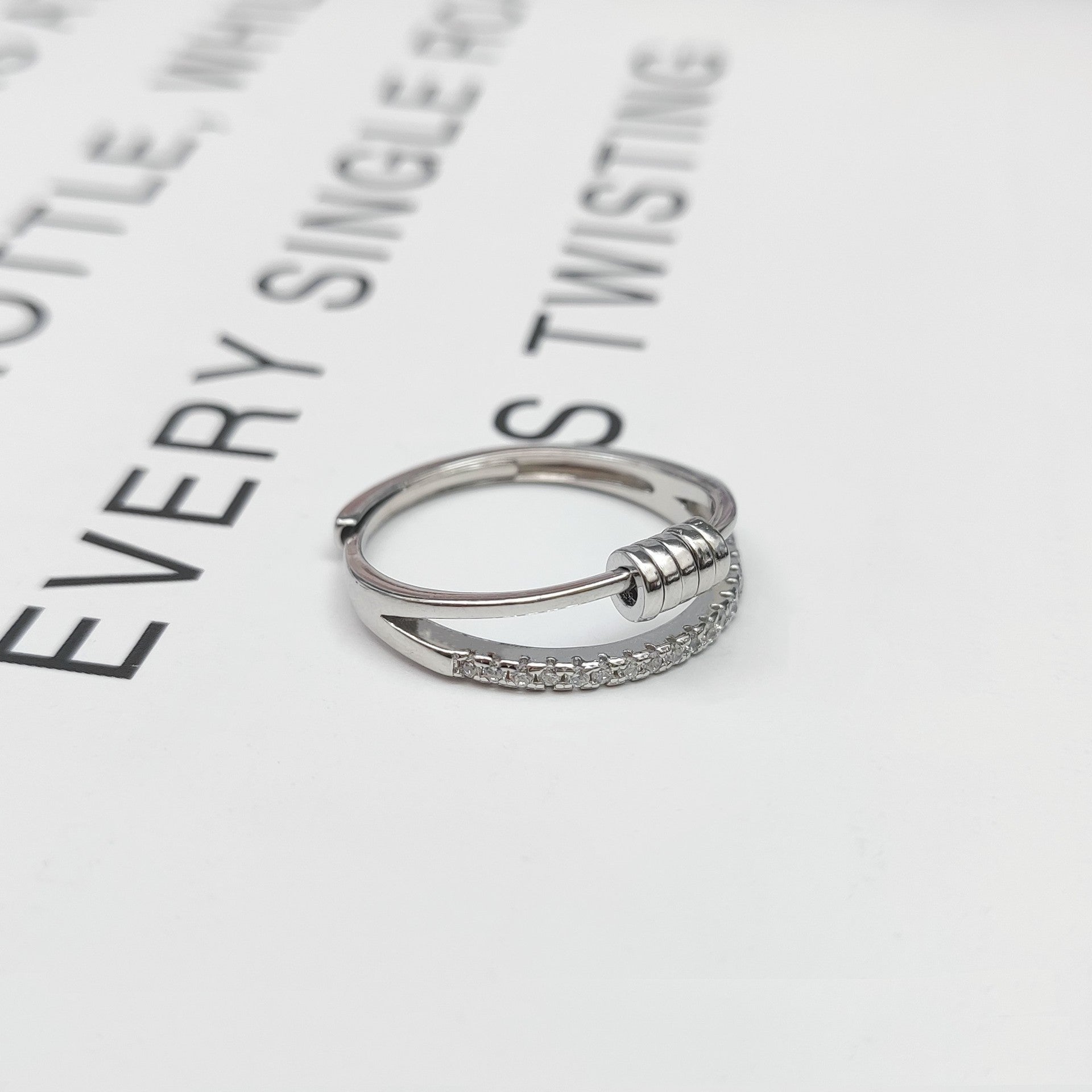 Women's S925 Sterling Silver Five-ring Cross Can Be Rotatable Ring - sumet.shop