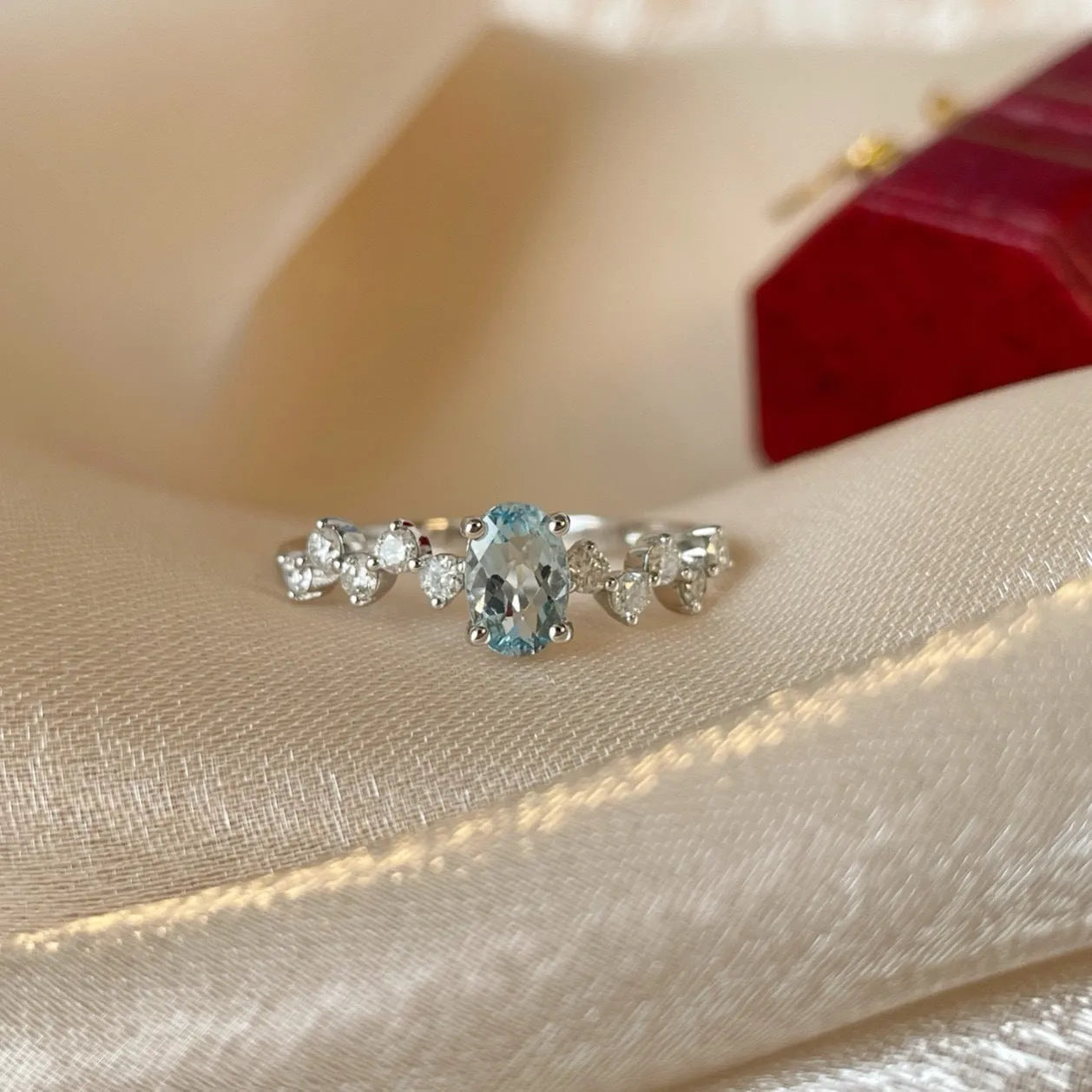 Women's Diamond Ring Fashion Aquamarine Diamond Ring